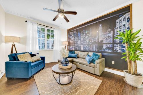Westchase Apartment | Modern 2BR2BA King Bed Pool, Gym #7