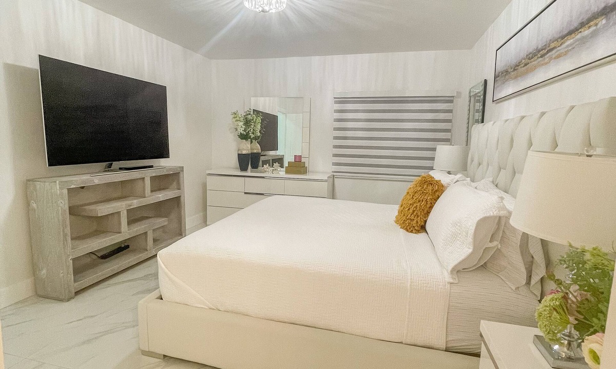 The Hammocks House | Modern and Cozy Home with King Bed Suite in Miami (fully equipped)