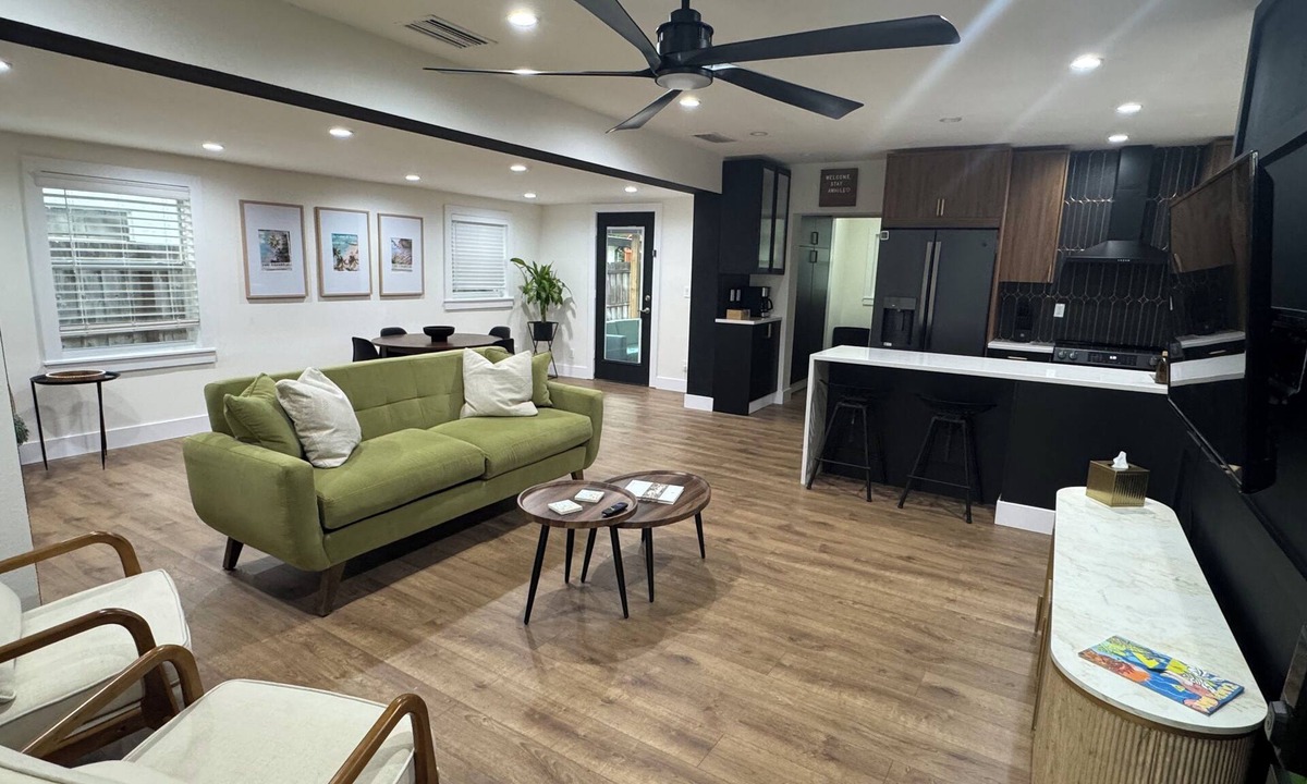South Westshore House | Modern Coastal Retreat in South Tampa