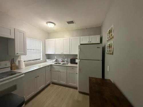 Little Haiti House | Modern cozy home with private patio - Sleeps 6