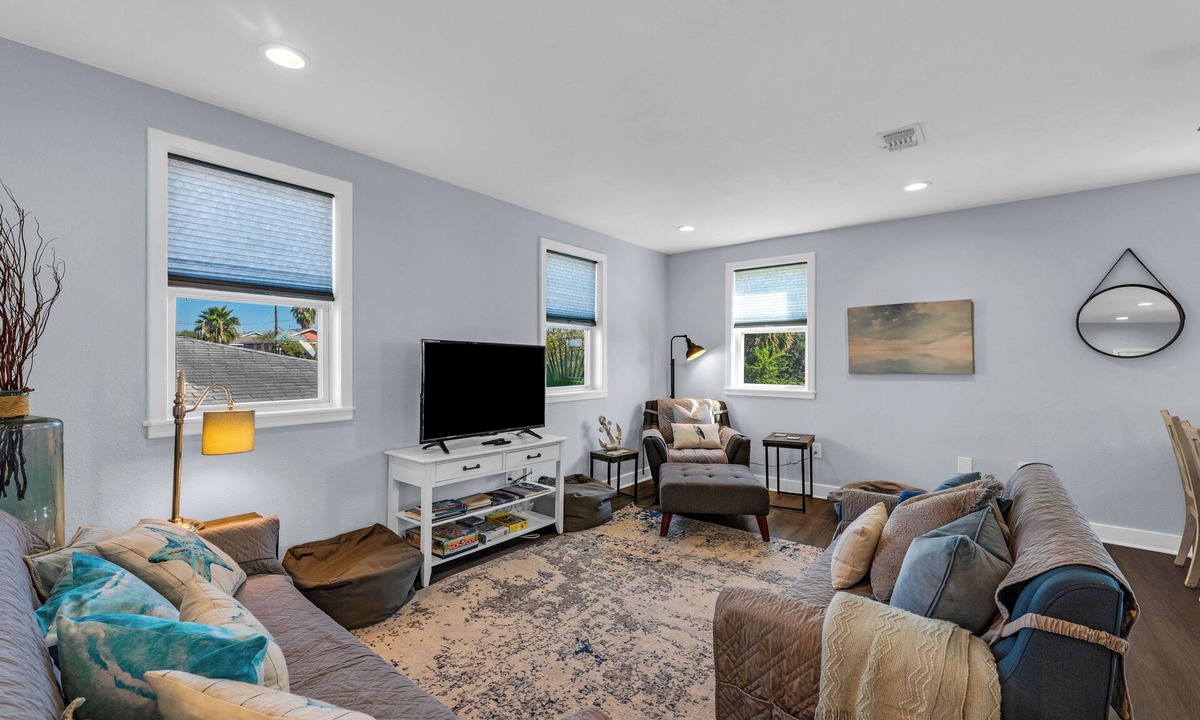Galveston House | Modern Duplex, Sleeps 10, Dog Friendly + Fenced Yard, Full Kitchen & Kitchenette