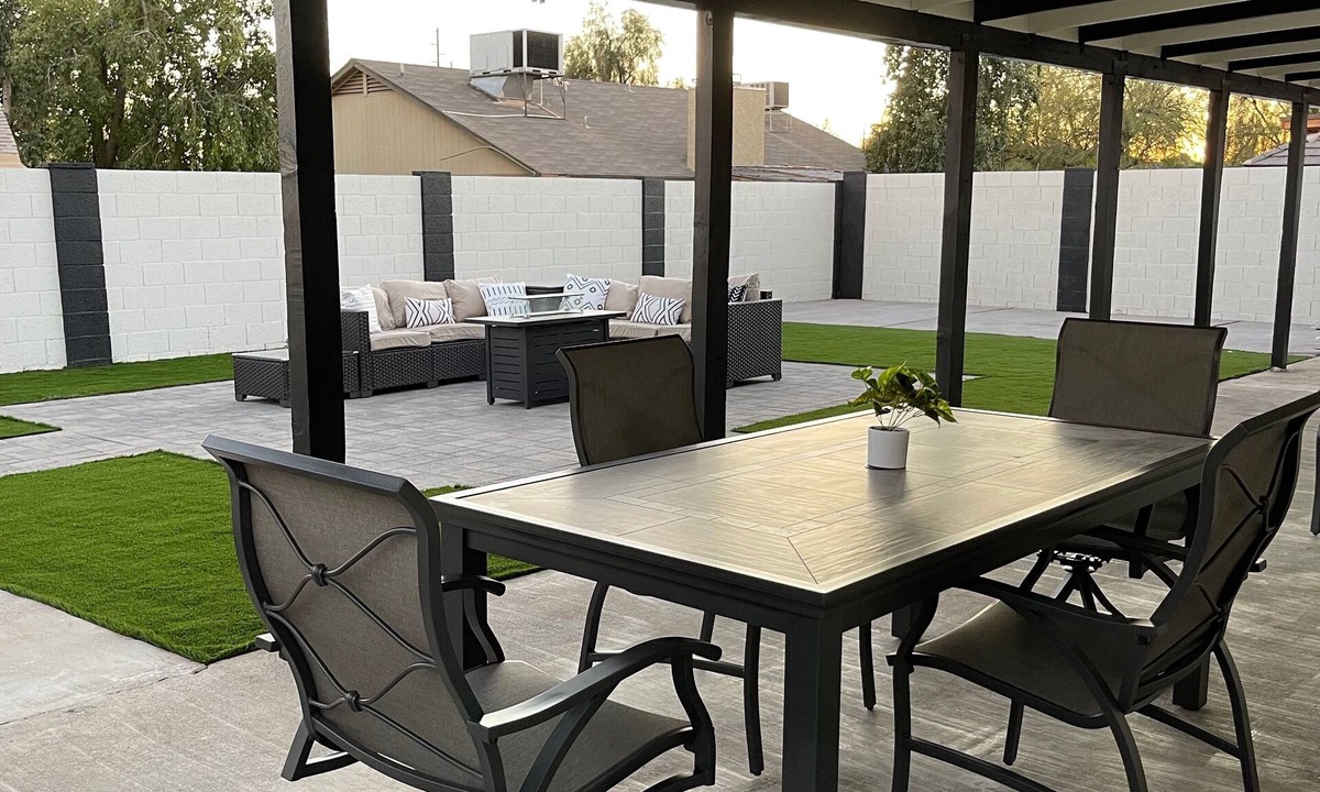 Maryvale House | Modern Glendale Home, 5 minutes Away From State Farm Stadium