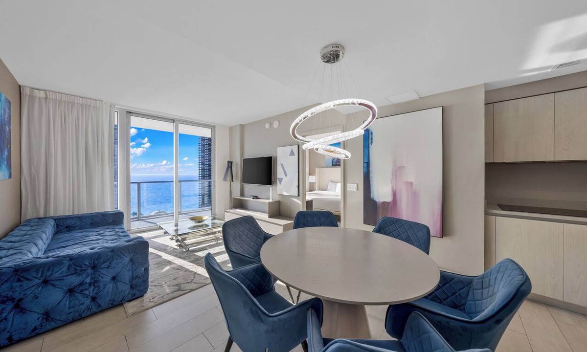 Hollywood South Central Beach Condo | ★ Modern Panoramic Escape With Views, NO RESORT&PARKING FEE. CHECK DETAILS