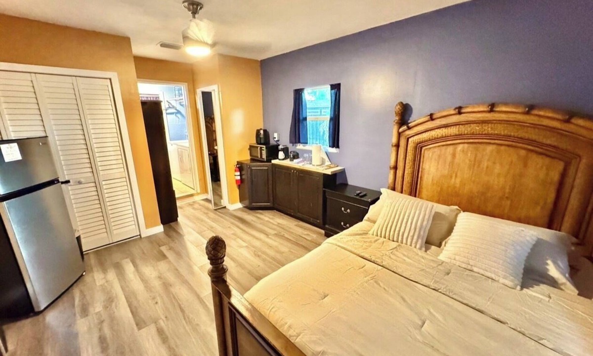 Vero Beach Apartment | Modest Comfy studio in the heart of VeroBeach