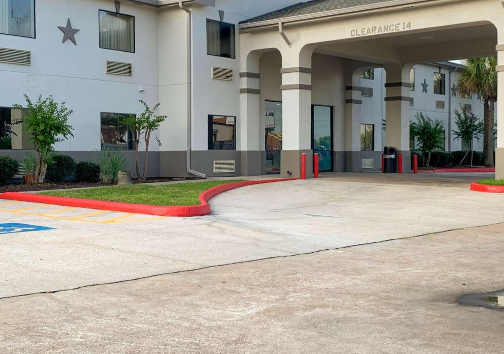 Houston Hotel | Motel 6 Houston, TX - Hwy 249 and Fallbrook