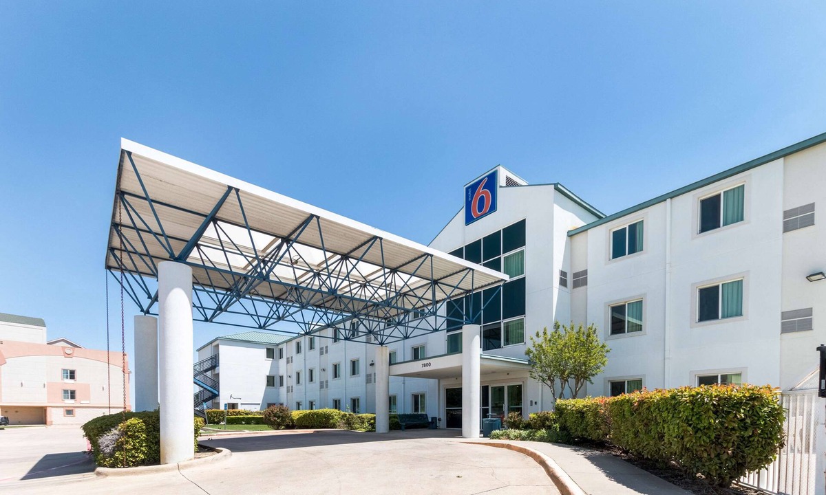 Irving Hotel | Motel 6 Irving, TX - DFW Airport North