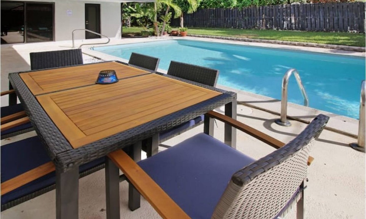 Coral Ridge Isles House | Mother Flowers in Paradise