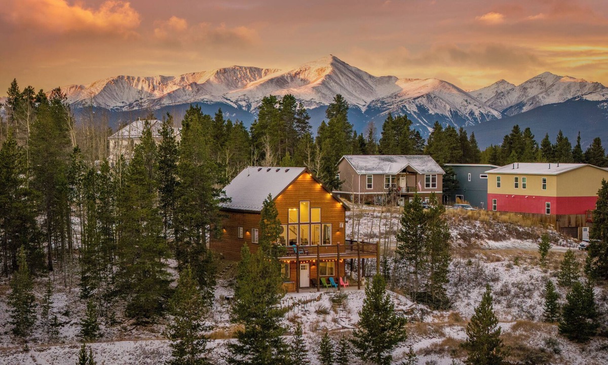 Leadville Ski Chalet | Mountain Chalet! Hot Tub, Sauna, Game Room, Pets