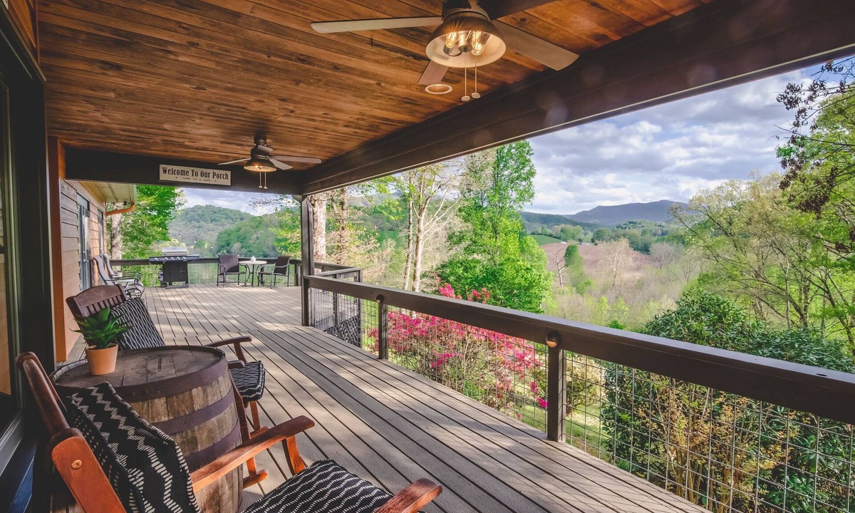 Franklin Cabin | Mountain View Cabin, All King Beds, Garage w/Paved Drive, One Floor