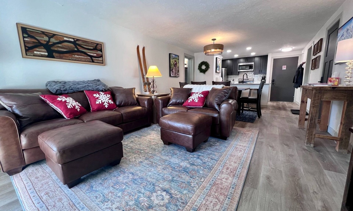 Mount Crested Butte Condo | Mt. Crested Butte first-floor condo - Pool & Hot Tub - Walk or bus to ski base