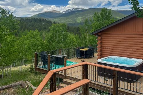 Bailey House | Mtn-View Haven w/Hot Tub: 9 Mi to Dtwn Bailey