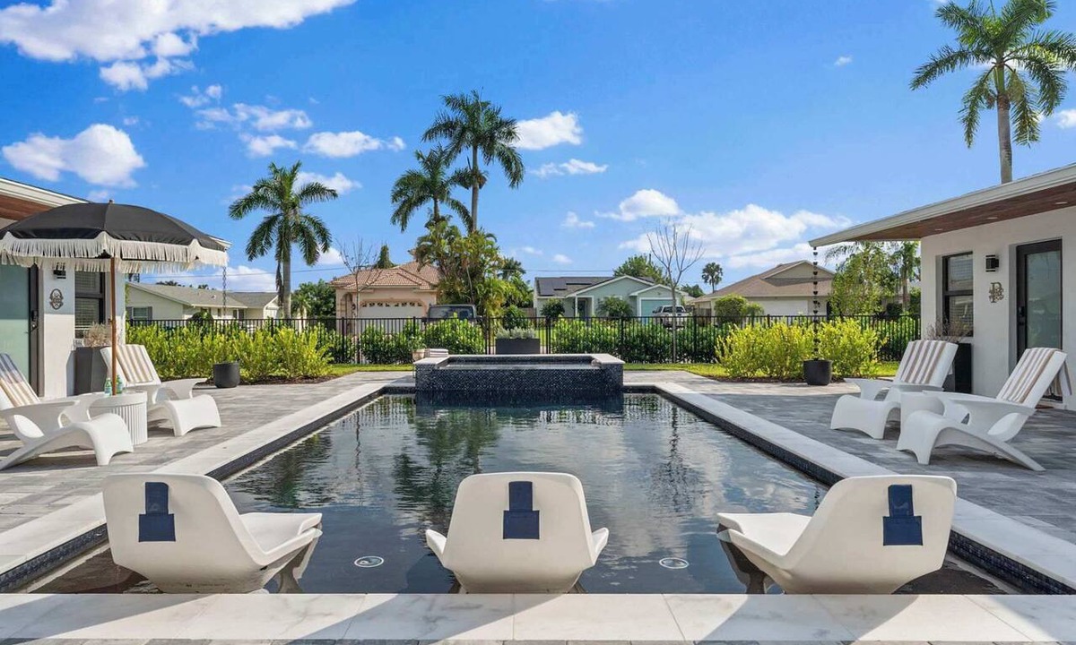Naples Park Condo | Naples Boutique Stays