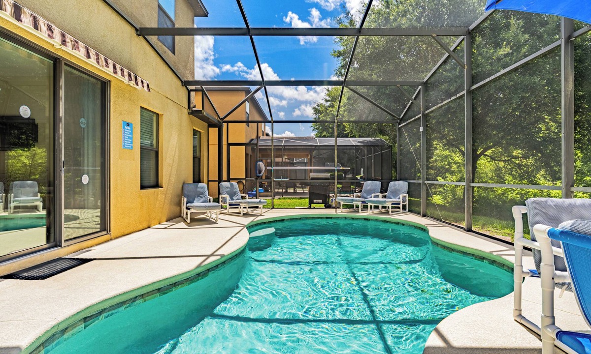 Thousand Oaks House | Near Disney, Game Room, BBQ & Free Pool Heat + Late Checkout