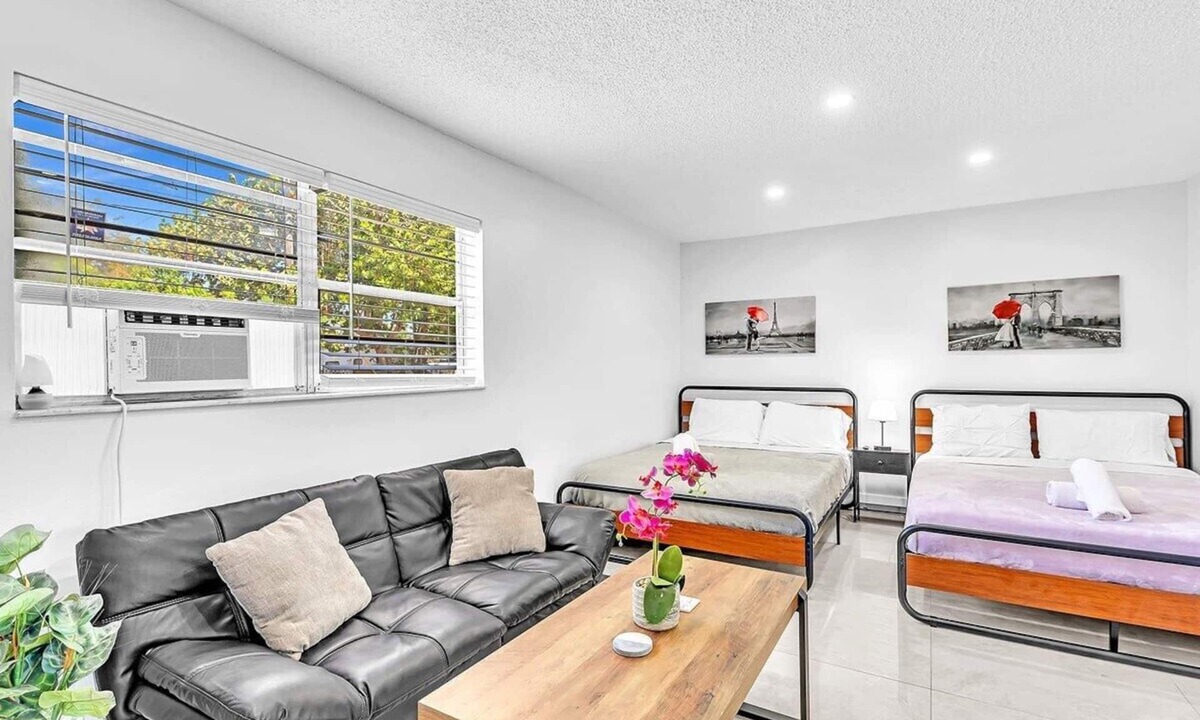Royal Poinciana House | NEW 2 Bed Studio close to Beach & Casino HA04
