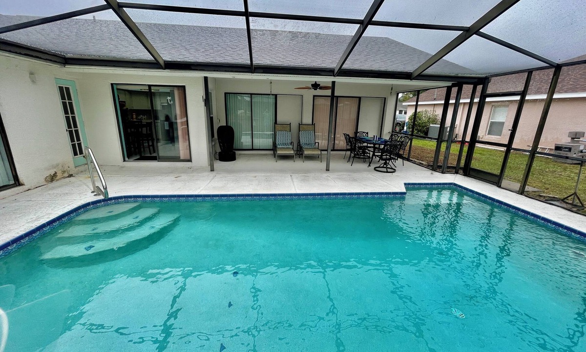 Spring Hill House | New 3-bedroom pool house in tranquil Spring Hill