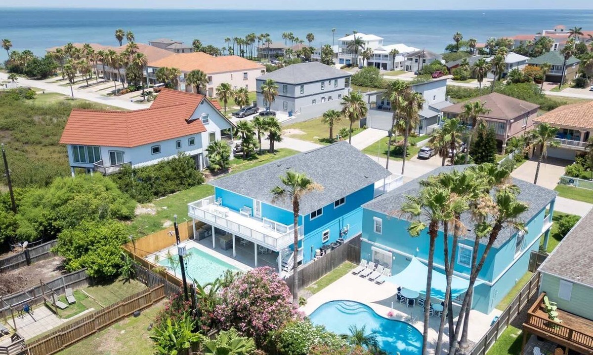 South Padre Island House | New 5br Remodel, Heated Pool, Gameroom, Up To 20 4 Bedroom Home