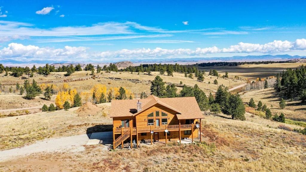 Hartsel House | New! Beautiful, Spacious Modern Home on a Large Acreage - Peaks & Prairies Retreat