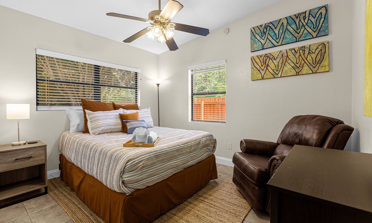 Fairview Shores House | NEW! ☀Bungalow+Patio+FirePit! Close to Everything!
