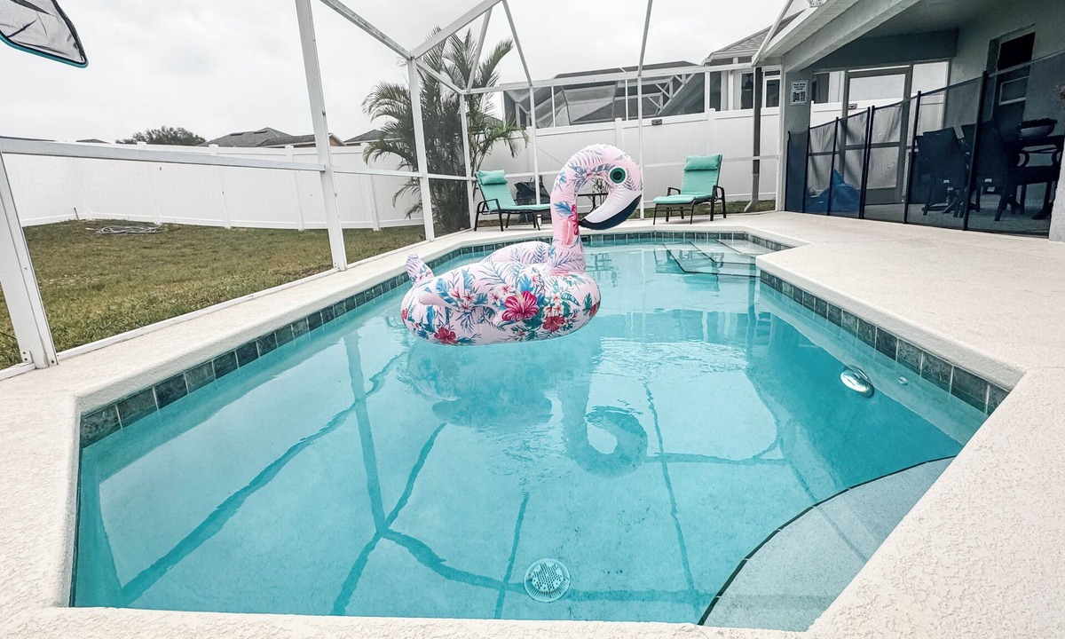 Lake Davenport Estates House | NEW! Castle on Hillcrest- 9 miles to Disney!