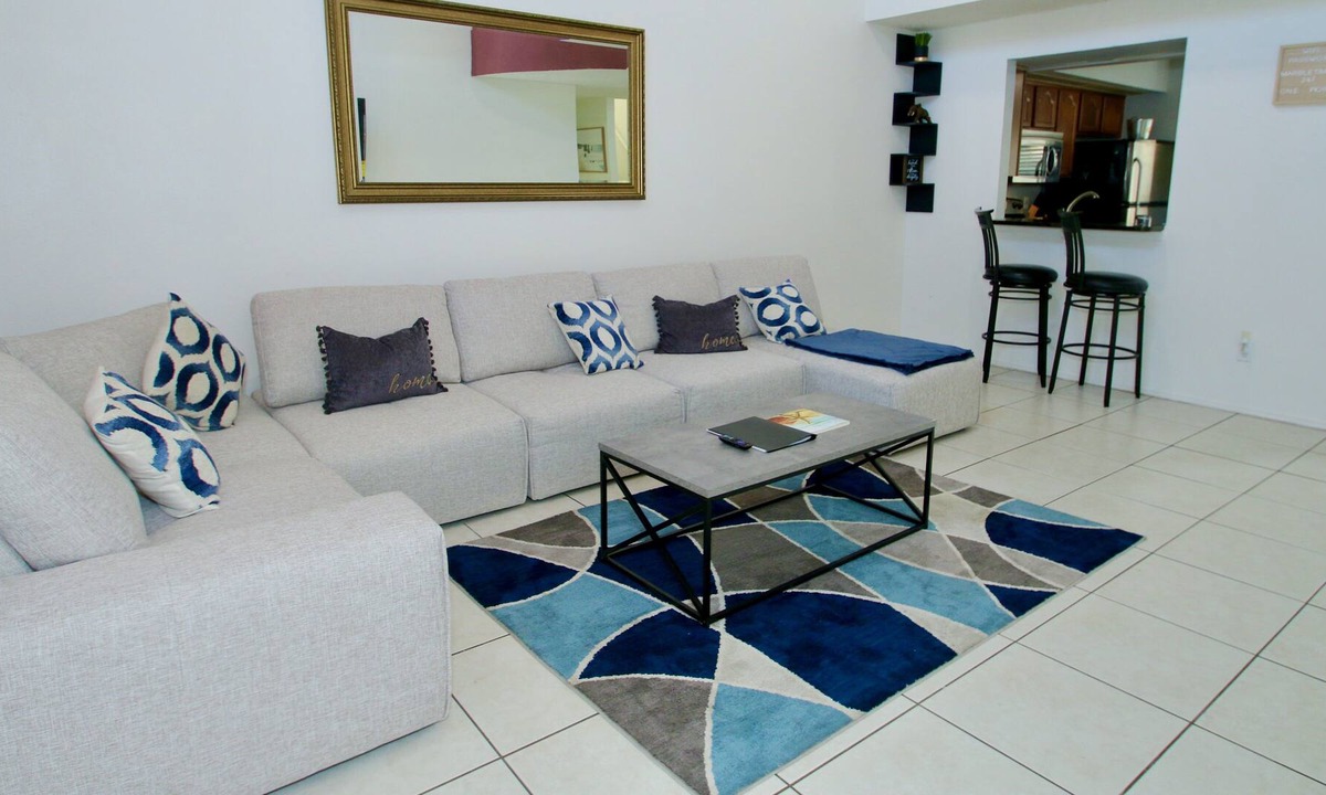 Meadow Woods House | (NEW) FREE PARKING Tourists Paradise 3 Bed w Pool