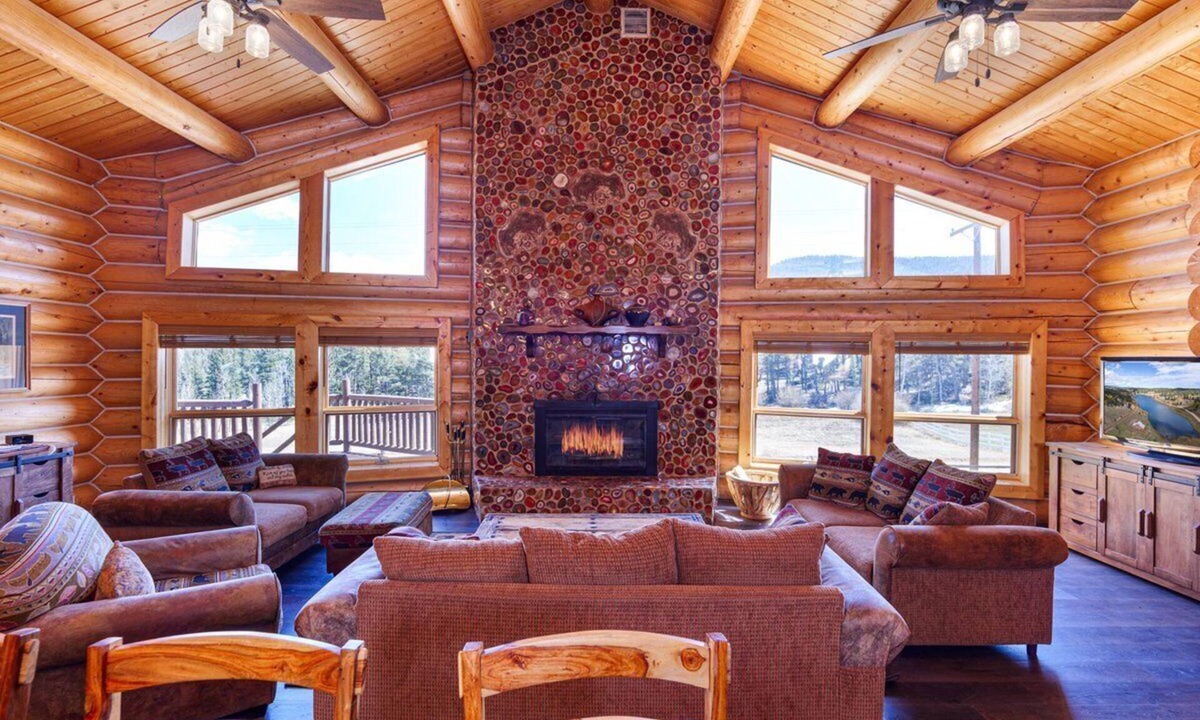 Lake George Cabin | NEW Indian Paintbrush Log Cabin -Sleeps 12+ on scenic horse ranch with views!