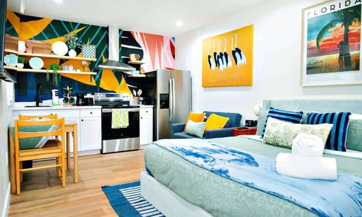 Orlando House | New King GH|PetsOK|PrivEnt|Pvt FncdYard+Tub+W/D+FP