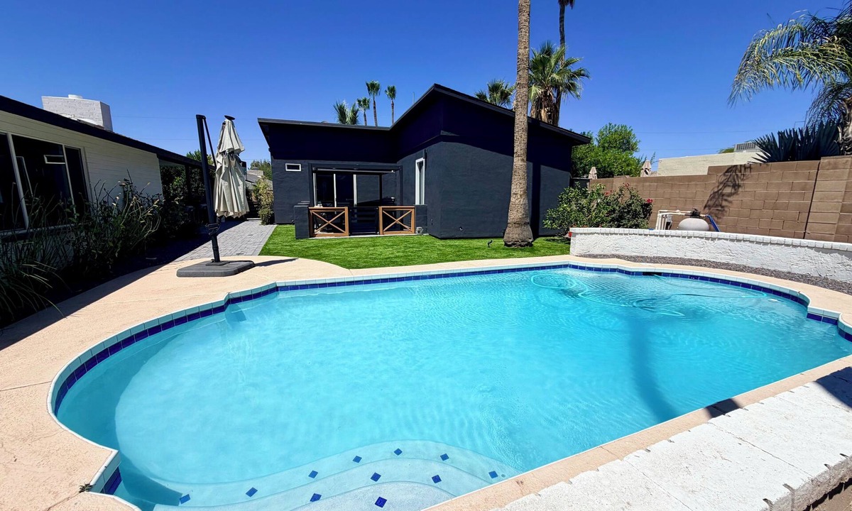 North Mountain Cottage | New Luxury Build Free Standing Casita-Spacious Designer Getaway