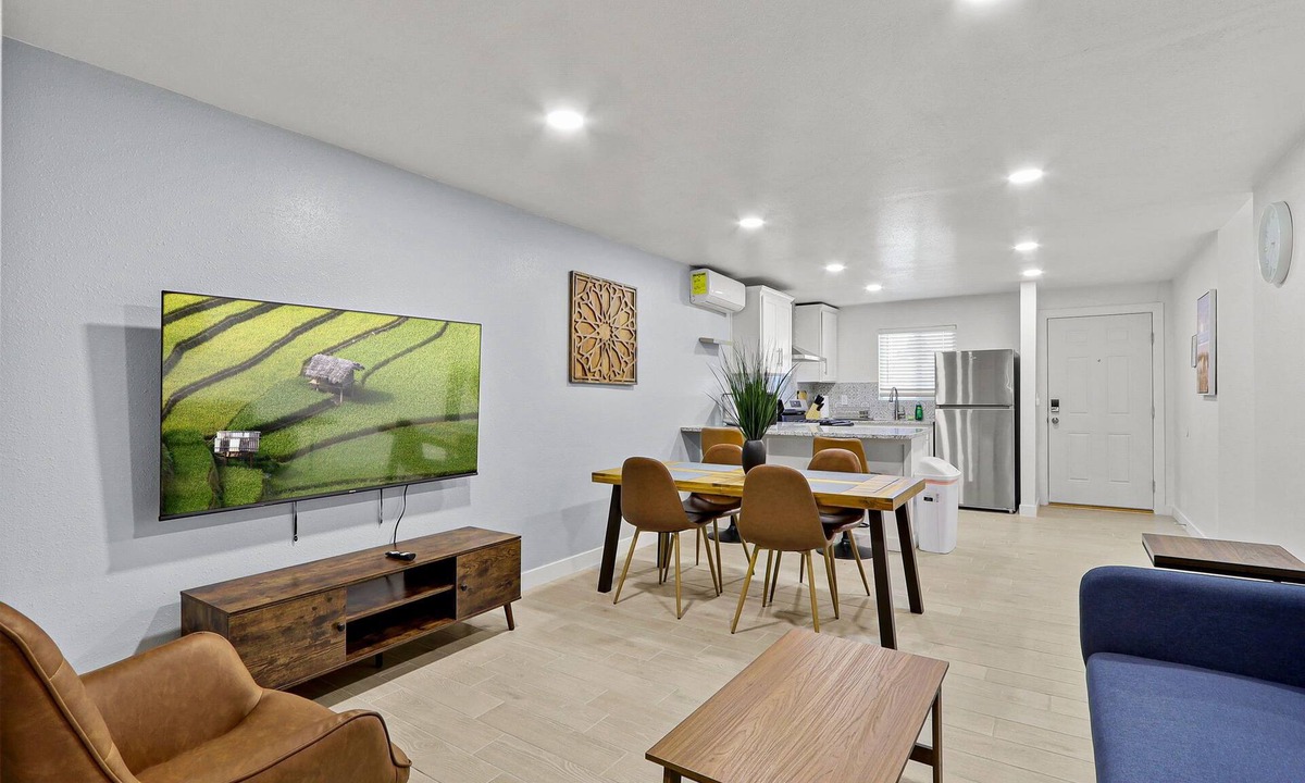 El Paso Apartment | New! Modern Fully Remodeled 3BR/2BA Spacious Apt
