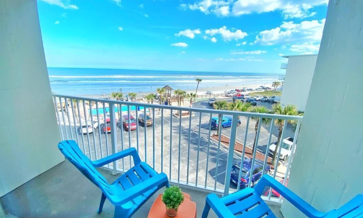 Ocean Dunes South Apartment | NEW! Ocean Front With Balcony King Size Bed Studio