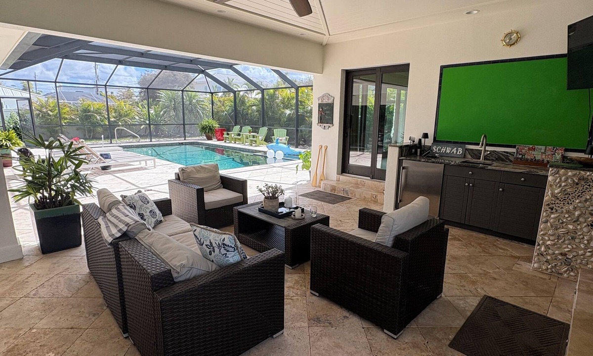 Golden Beach House | New-SUN, SAND & STYLE! 4BR Coastal Retreat with pool and private beach access.