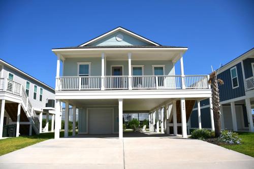 Galveston House | New Sunny Villa-1 Block From Beach