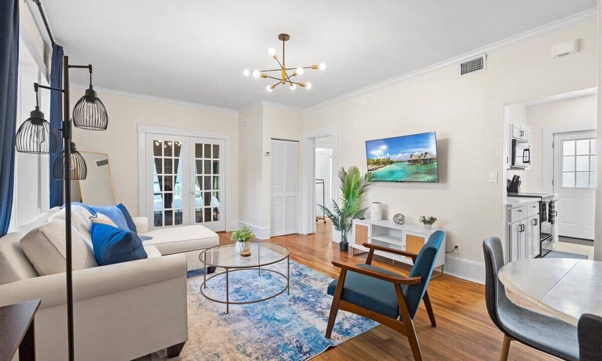 Southbank House | NEW! The River Palm-Downtown San Marco/JAX -Spa-Firepit- Pet Friendly