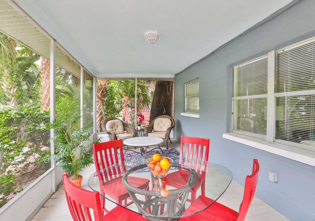 Gillespie Park Apartment | Newly Listed! Walk To Downtown Sarasota, Dining & Nightlife - Near Gillespie Park -Screened Lanai