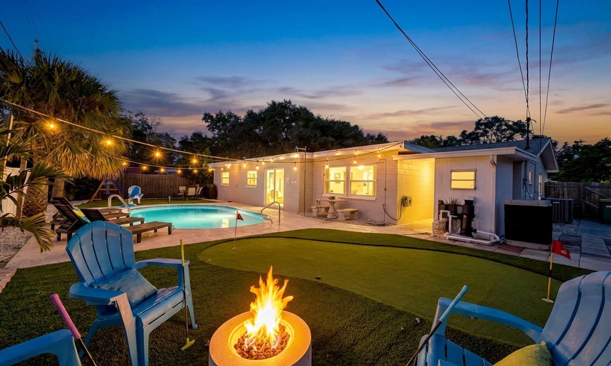Largo House | Newly Redesigned Backyard | Heated Pool | Putting Green