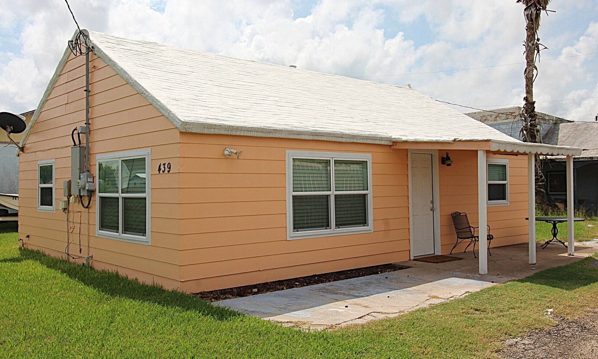Port Mansfield House | Newly remodeled 2 BR/1BA with 1 King and 2 Twins