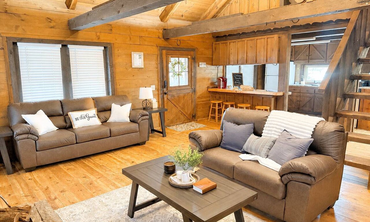 Anson Cabin | Newly renovated Log Cabin