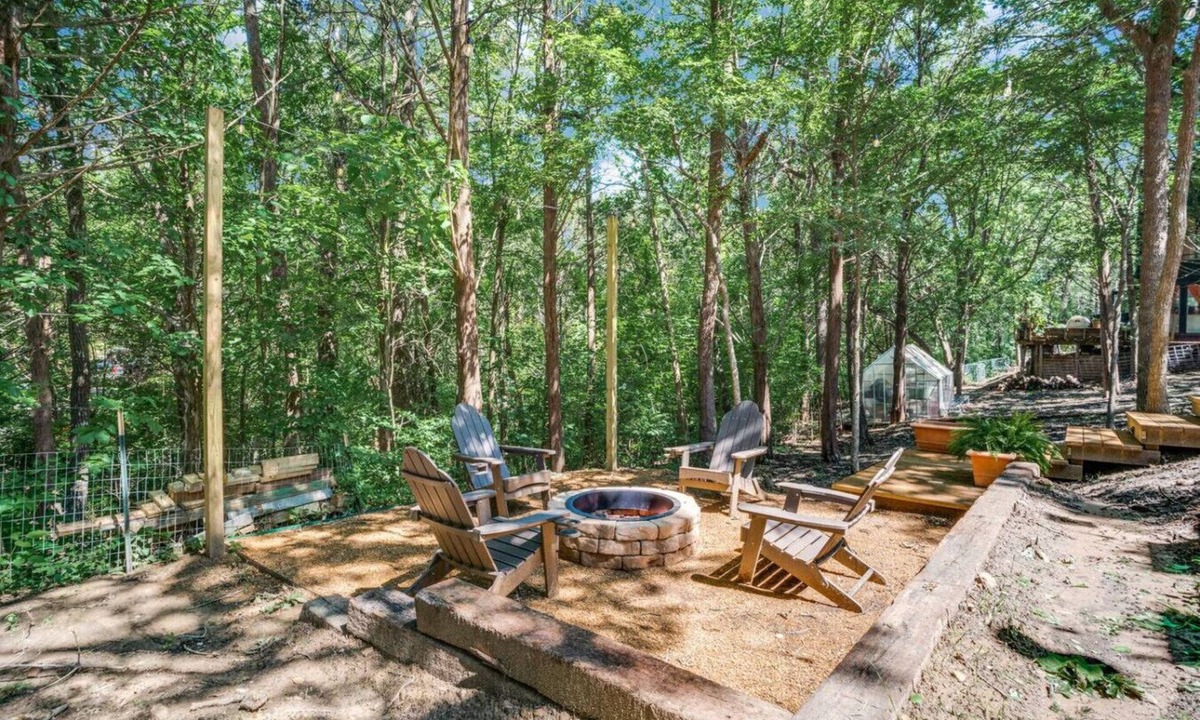 Pottsboro House | No Bad Vibes | Lake Texoma Retreat w Huge Deck