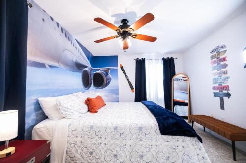 Gainesville Apartment | Nomad Hub,Fast Wi-Fi, King Comfort & Pool Vibes