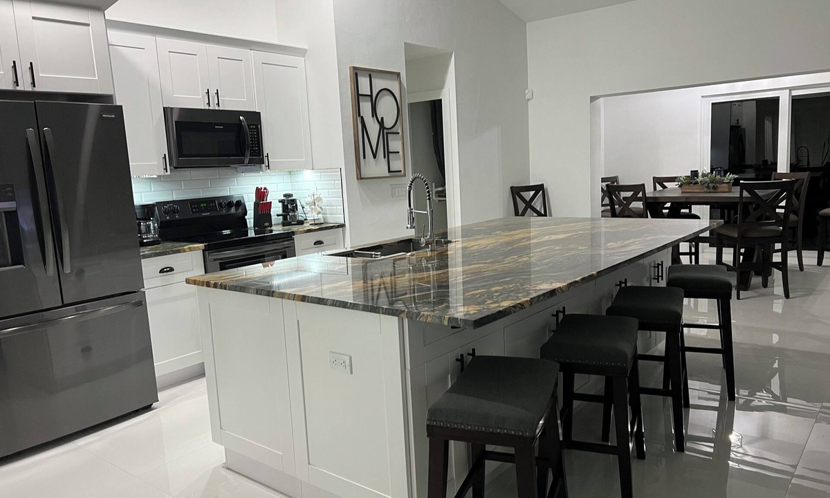 Willoughby Acres House | North Naples getaway w/Heated Pool. Pet friendly!