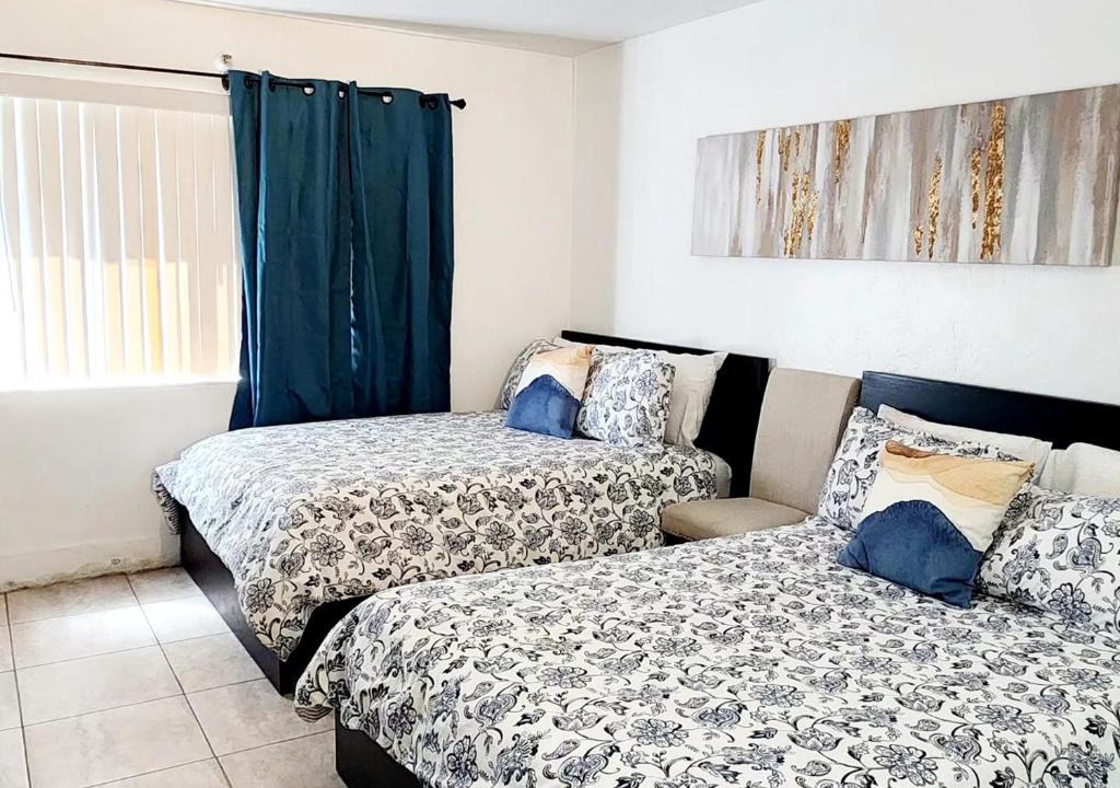 Royal Poinciana Apartment | Oasis at Hollywood - Sleeps 5 - Unit 1