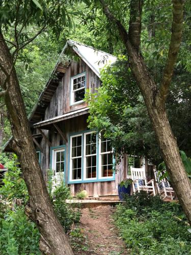 Almont House | Oasis in the Blue Ridge on Rt 151 Brew Ridge Trail