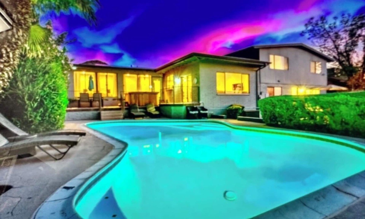 Paradise Valley Village House | Oasis Overlook, Have Fun in Pool/Hot Tub/Putt Grn