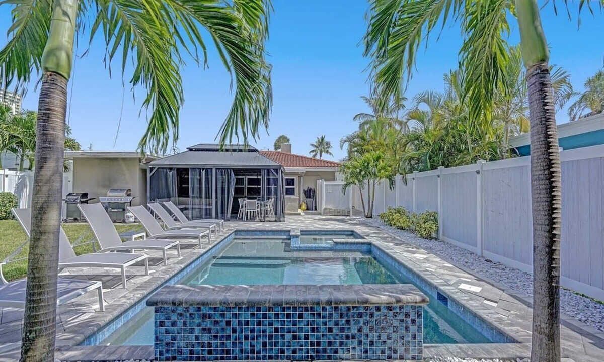 Pompano Beach Villa | Ocean Breeze Villa 🏝️ 5 Minute Walk to Beach