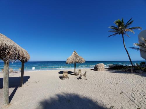 Hillsboro Beach House | Ocean Side Resort - updated Villa