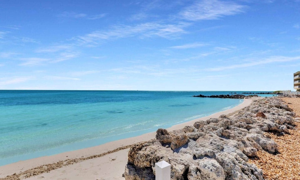 Florida Keys Apartment | Ocean View 2 bedroom Condo Pool Key Colony Beach