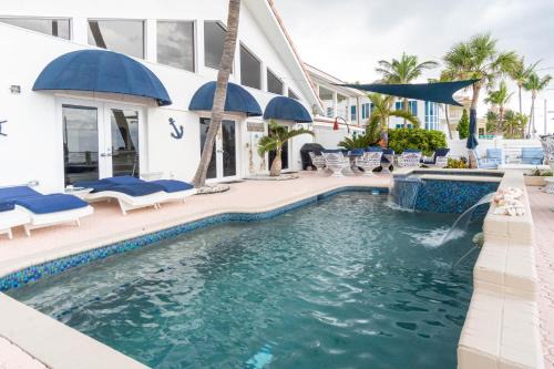Birch Park Finger Streets House | Oceana Blue/Beach Front/Pool/Bar/Relax