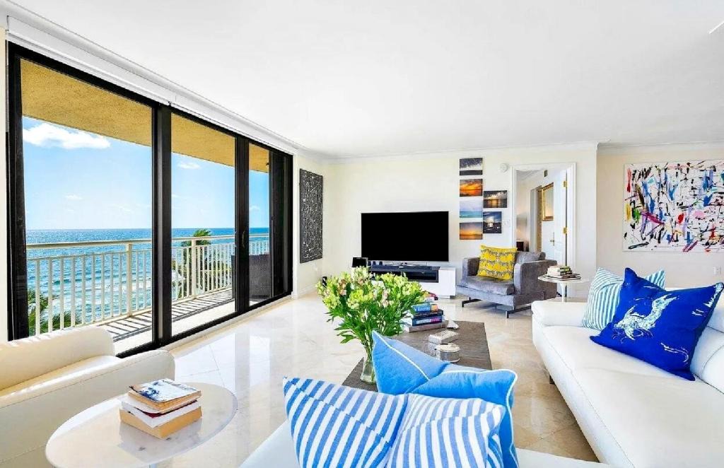 Delray Beach Apartment | Oceanfront 2 Bedroom Condo with Stunning Views