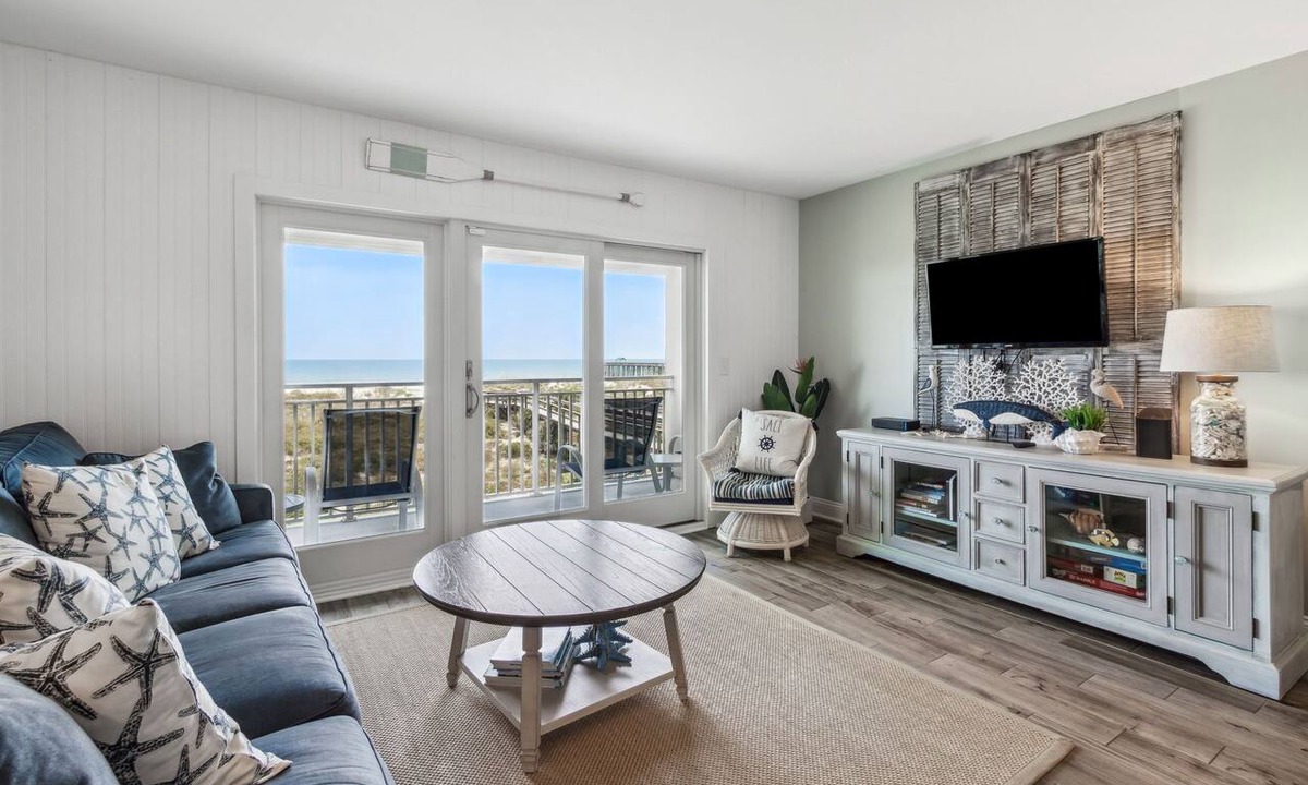 Fernandina Beach Condo | Oceanfront 2BR/2BA condo with balcony, pool, and beach access.