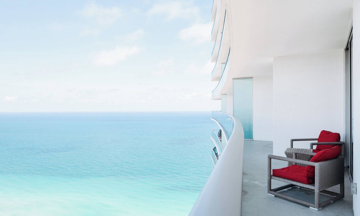 Hollywood South Central Beach Apartment | Oceanfront 36th Floor Condo with Stunning Views Resort and Beach Access