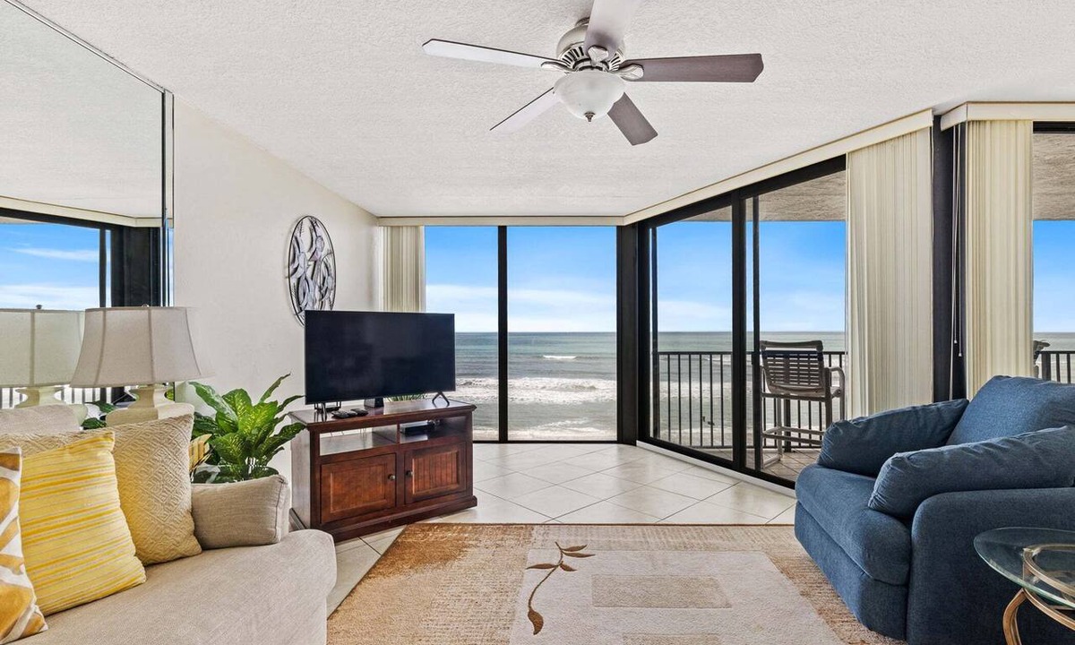Bethune Beach Condo | 🌊Oceanfront Condo I Breathtaking Ocean and River Views 🐬CH516